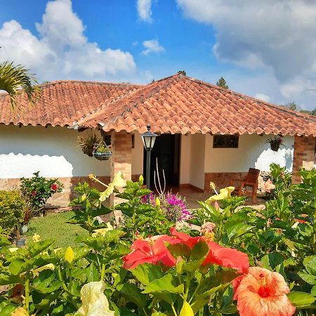 Casa Campestre Frente Acuarela -Mesa De Los Santos La Granja Eksteriør bilde