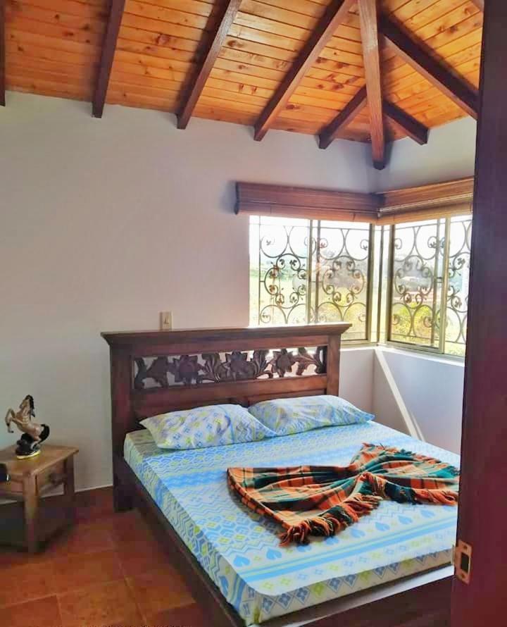Casa Campestre Frente Acuarela -Mesa De Los Santos La Granja Eksteriør bilde